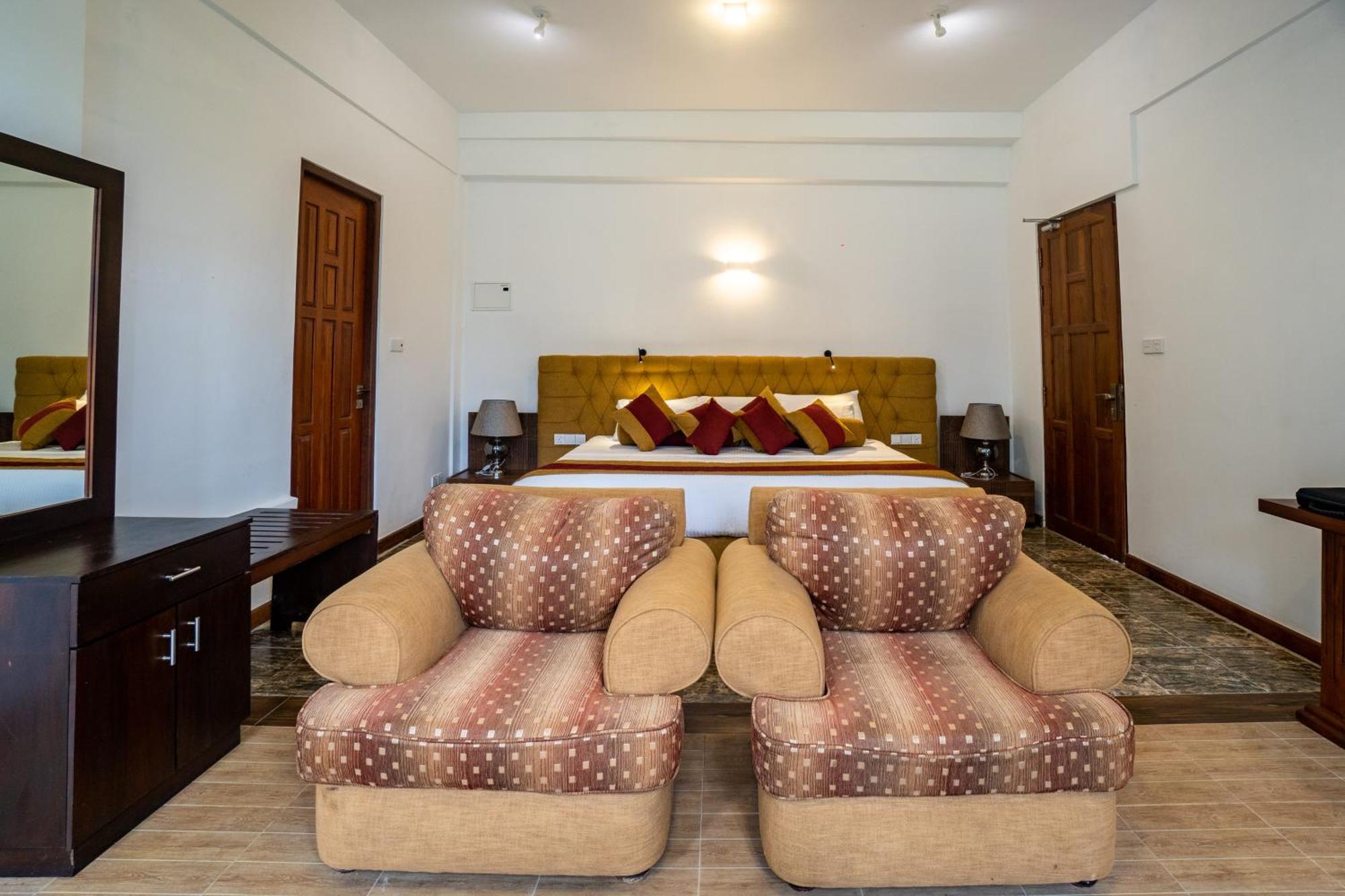 Shanthi Uyana Kandy Bagian luar foto